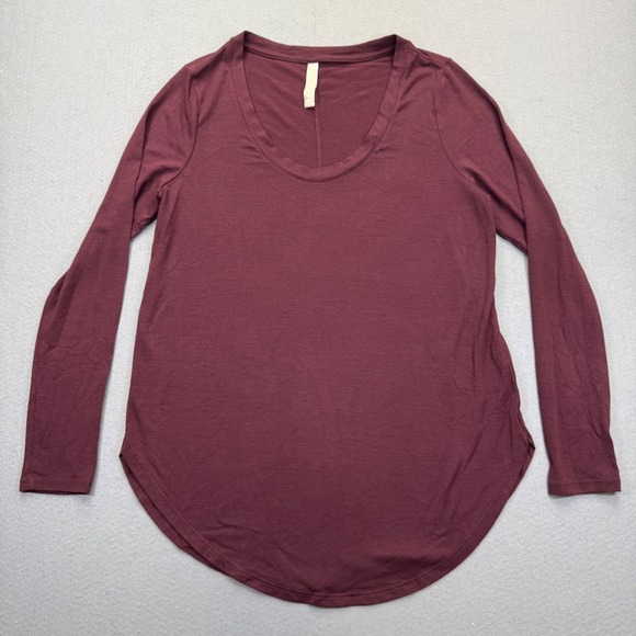 Athleta Tops - Athleta Womens Medium Burgundy Scoop Neck Long Sleeve Curved Hem T-Shirt Top